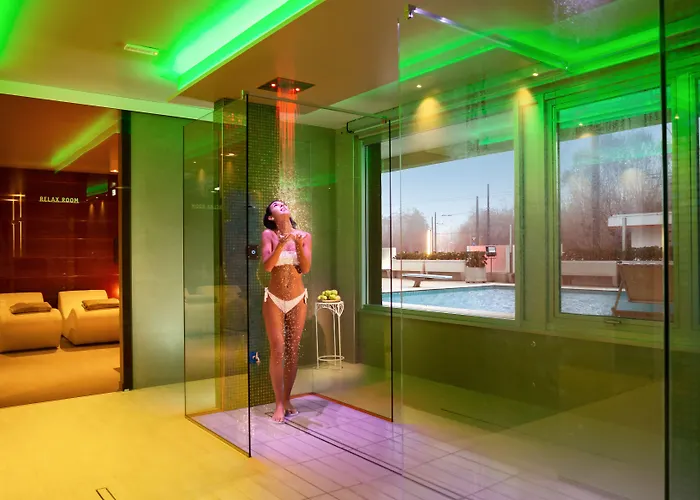 Ascot & Ξενοδοχείο