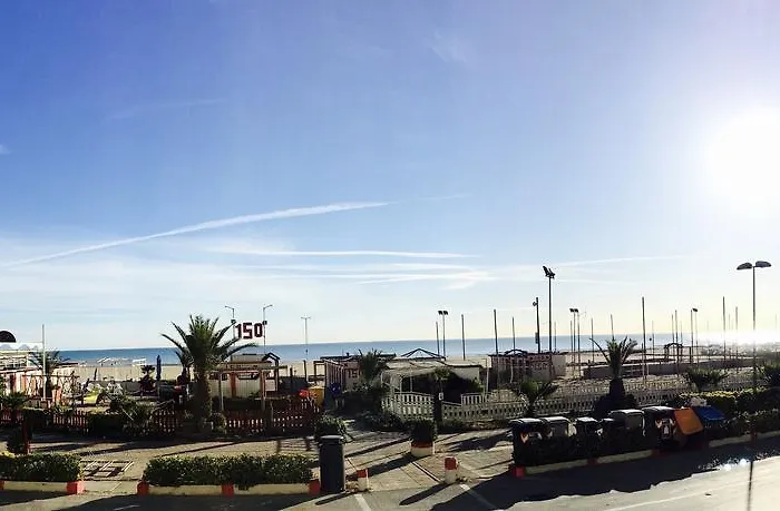 Ξενοδοχείο Ascot & 4*