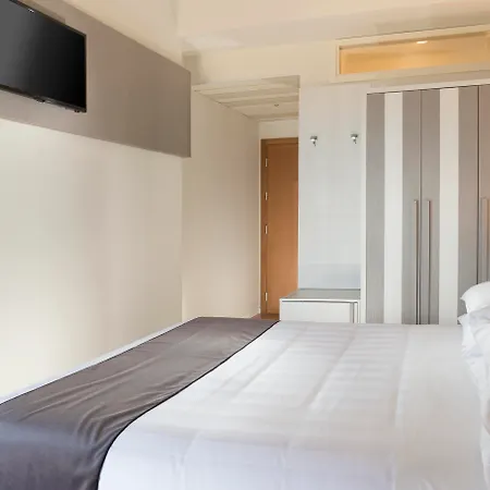 Hotell Ascot & 4*