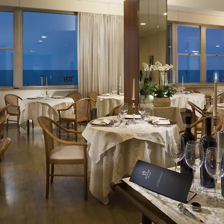 Hotel Ascot & 4*