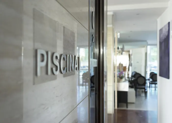 Ascot & Szálloda 4*