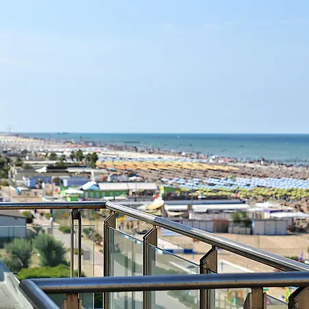 Hotel Ascot & 4*