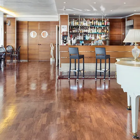 Ascot & Hotel 4*
