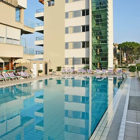 Ascot & Hotel 4*