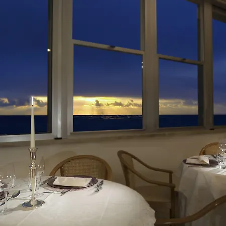 Ascot & מלון רימיני