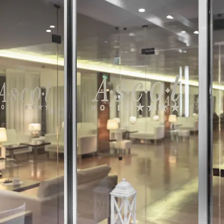 Ascot & מלון רימיני